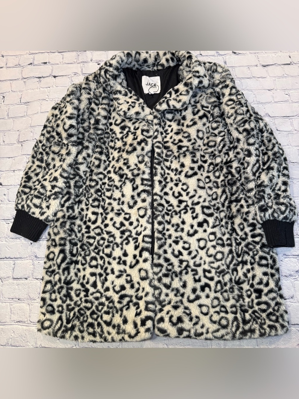 Jack by BB Dakota Snow
Leopard Faux-Fur Coat.